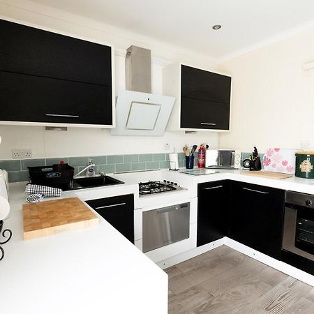 Willow Cottage - Cost 3 Bed Cottage In Penrhyn Bay With Sea Views With Access To Snowdonia Rhôs-on-Sea Εξωτερικό φωτογραφία
