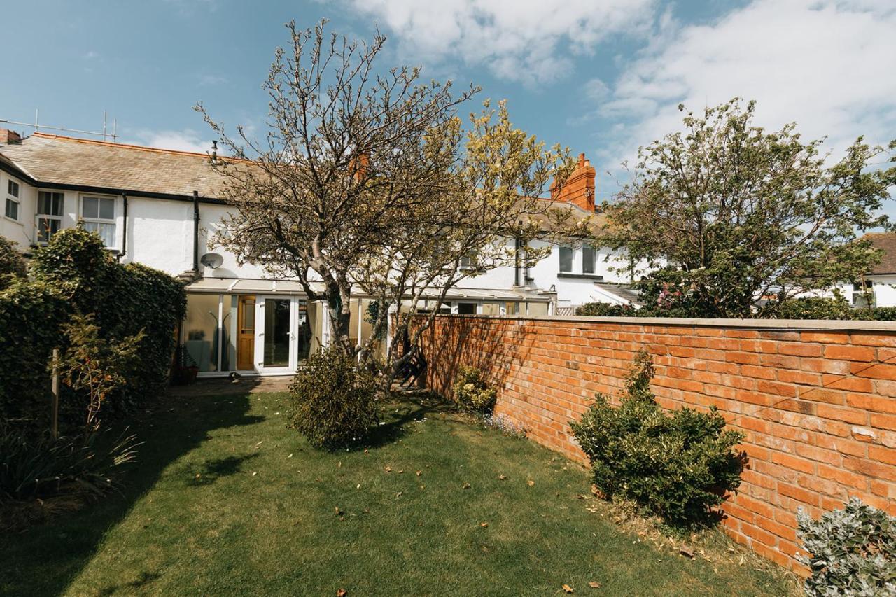 Willow Cottage - Cost 3 Bed Cottage In Penrhyn Bay With Sea Views With Access To Snowdonia Rhôs-on-Sea Εξωτερικό φωτογραφία
